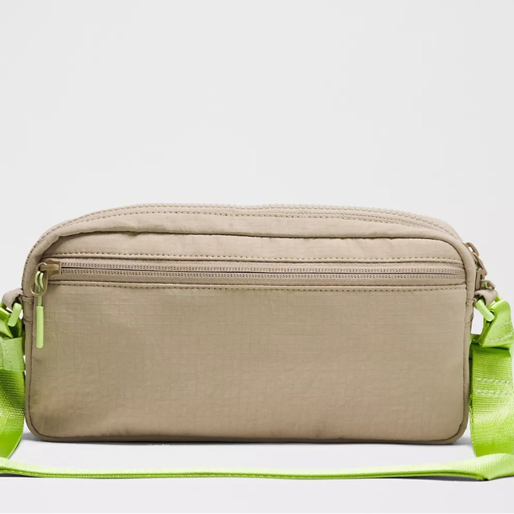 Lululemon Athletica Tan and Green Belt Bag Modern Design - Picture 2 of 3